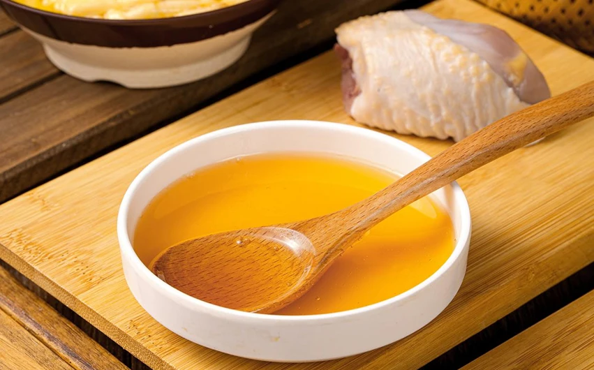 Жирное и ароматное куриное масло